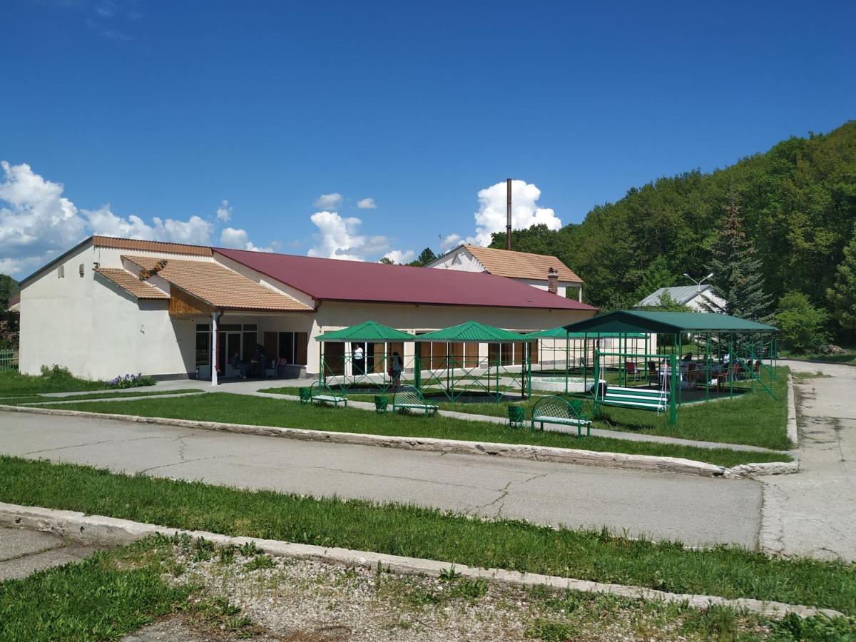 Aliq Hotel Tsaghkadzor Exteriör bild