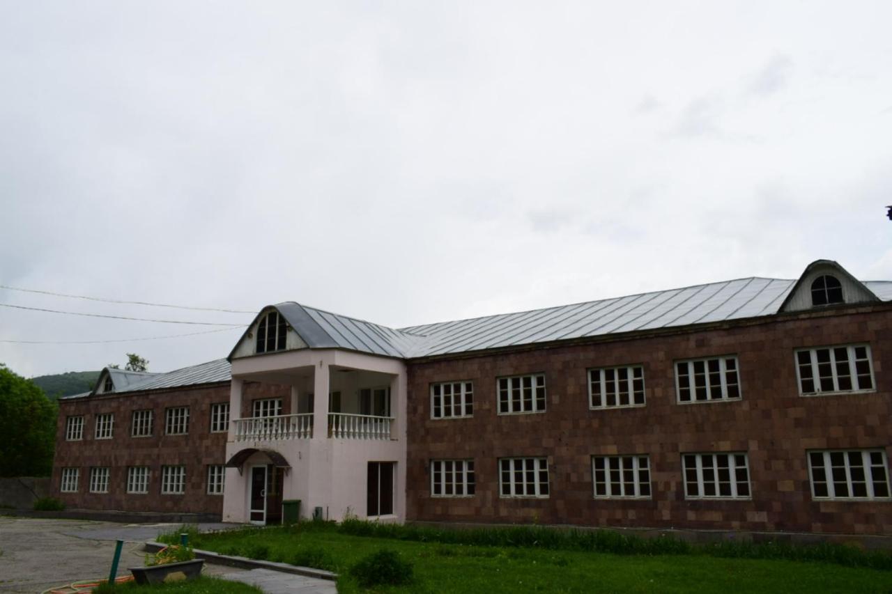 Aliq Hotel Tsaghkadzor Exteriör bild