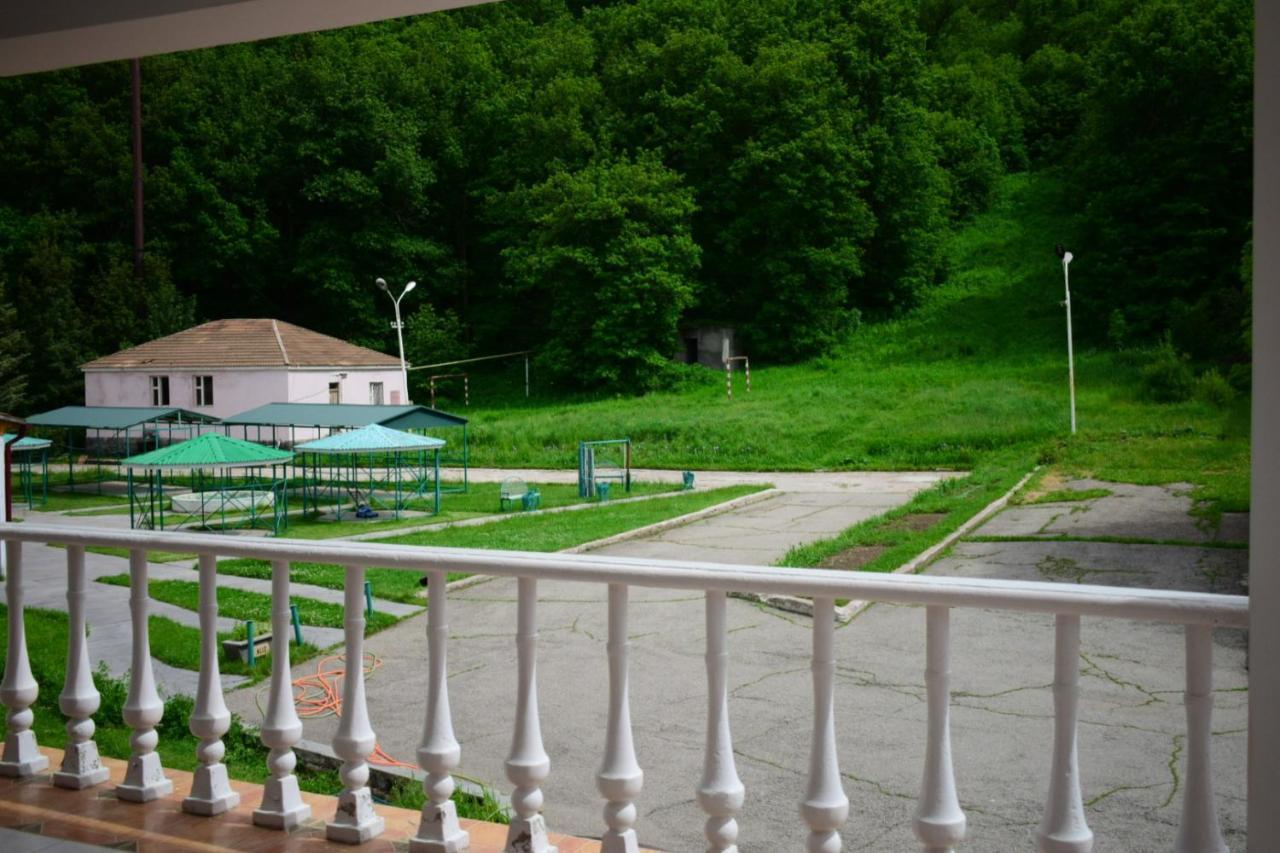Aliq Hotel Tsaghkadzor Exteriör bild